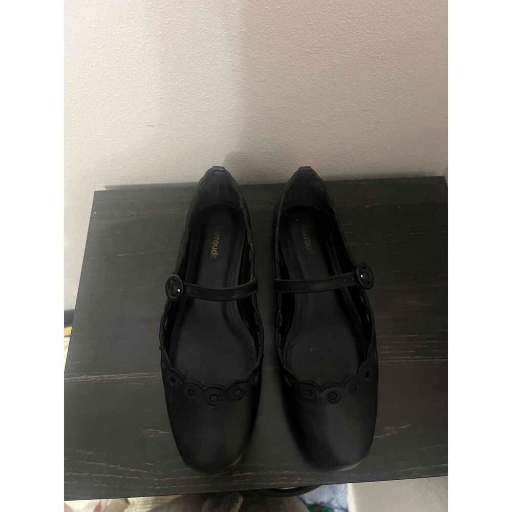 Larroude | Leather Scalloped Accent Mary Jane Flats - Picture 4 of 6